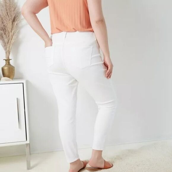 Women's Plus Size Jeans - 22W - Skinny, white. Pls read. - Picture 2 of 8